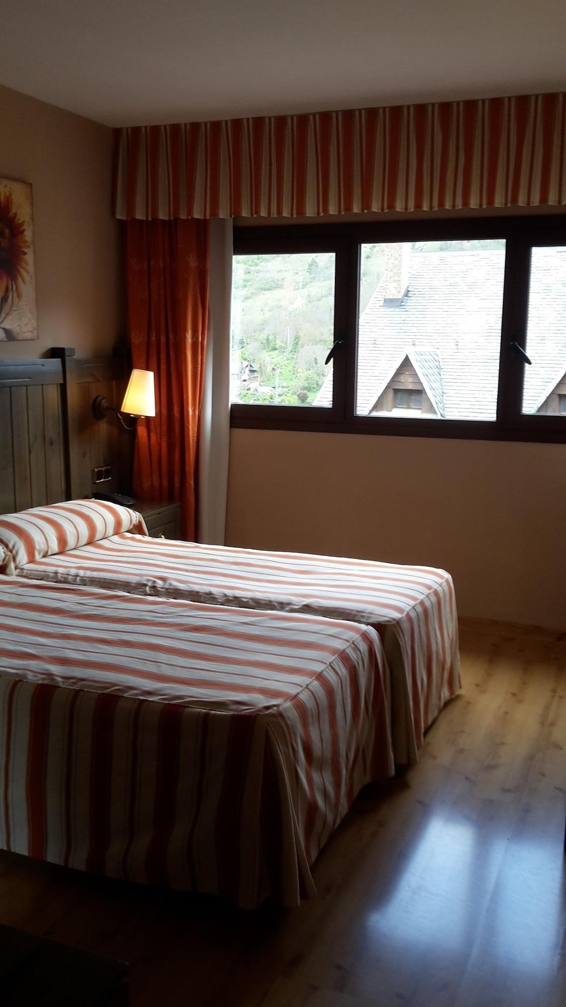Hotel Viella Buitenkant foto