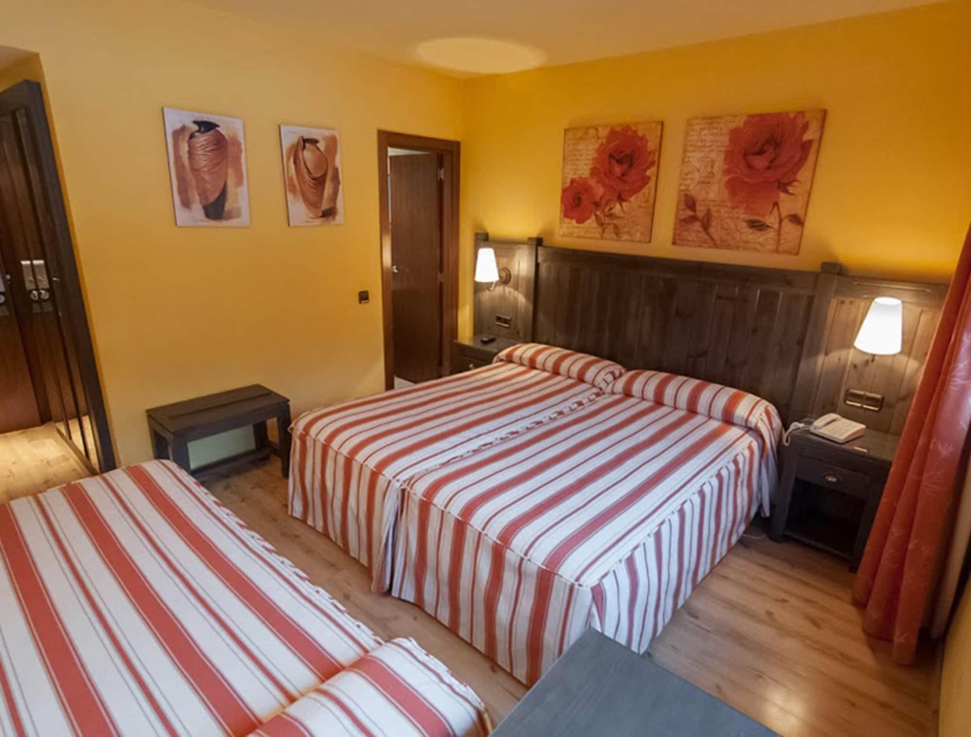 Hotel Viella Buitenkant foto