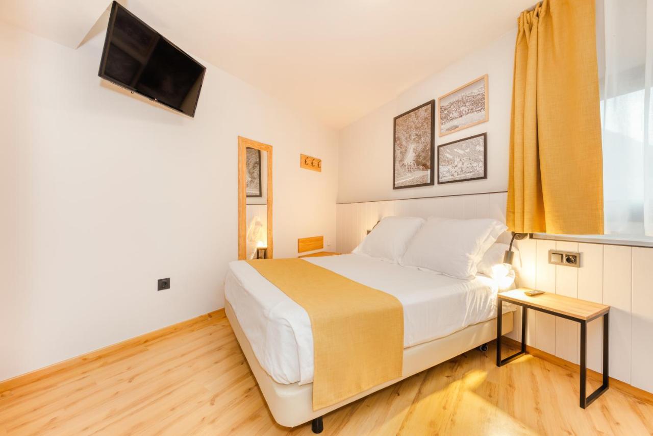 Hotel Viella Buitenkant foto